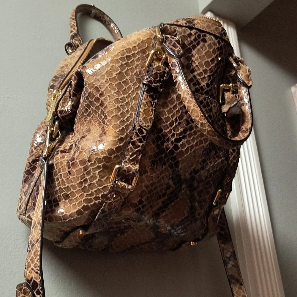 Michael Kors Tan Snake Print Shoulder Bag - Picture 10 of 13